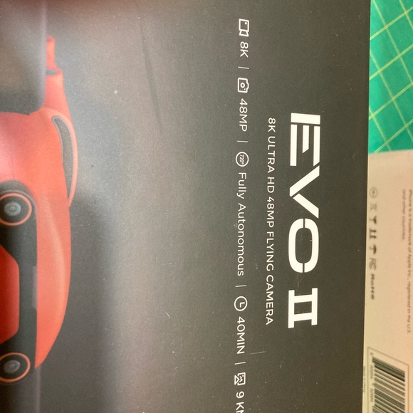Autel Ribitics EVO II-8K portable Drone with case & backpack - Picture 6 of 15